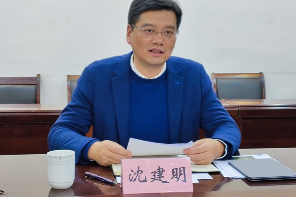 县委常委,组织部部长沈建明一行赴五龙乡调研