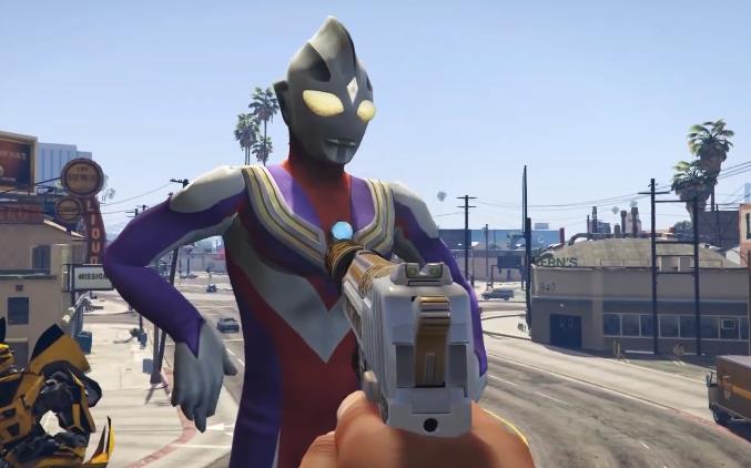 当迪迦奥特曼来到《gta5》的世界会怎样?学生党:求资源啊!