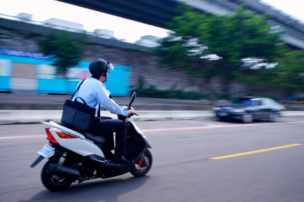 电动车安全骑行图片图片