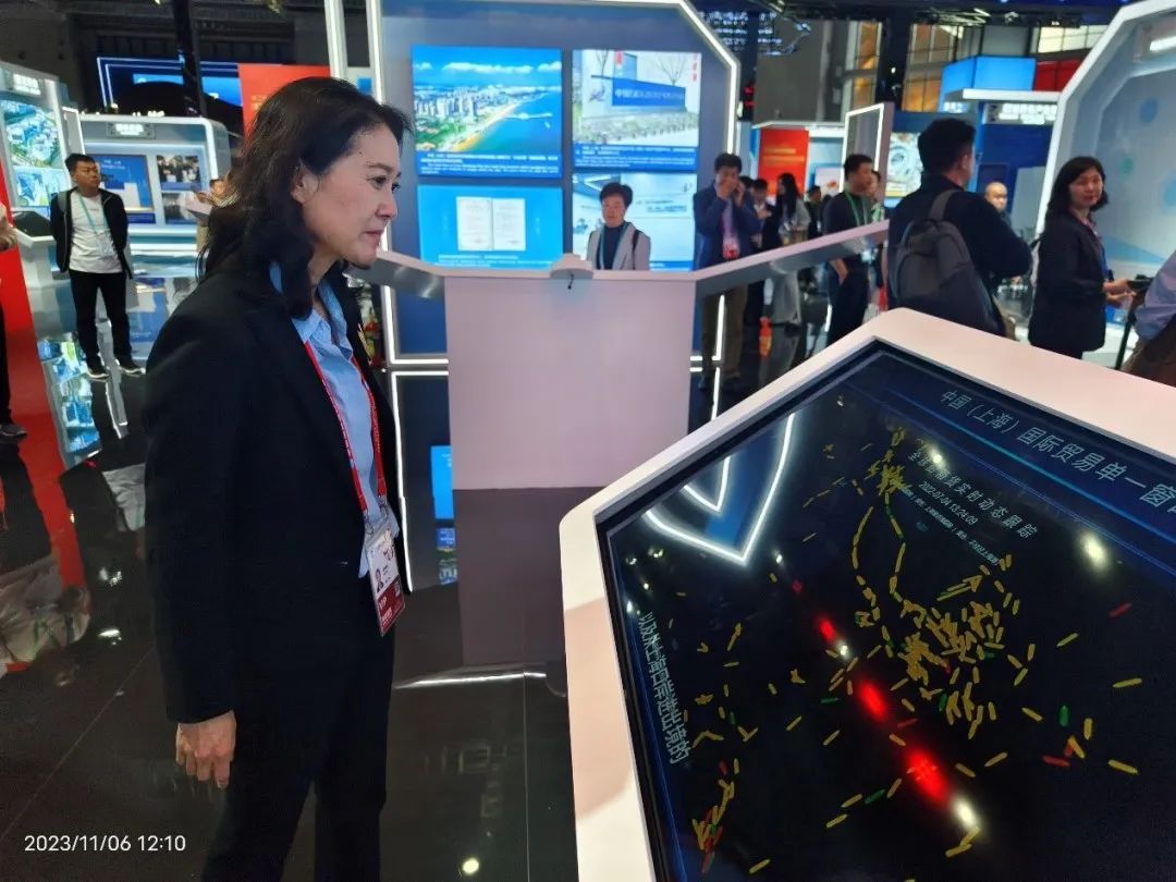 进博·单一窗口|国口办副主任党晓红慰问"单一窗口"服务站工作人员,并