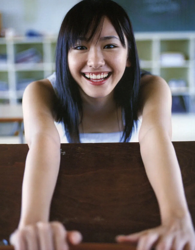 日本女孩的牙,为什么大多不好看?