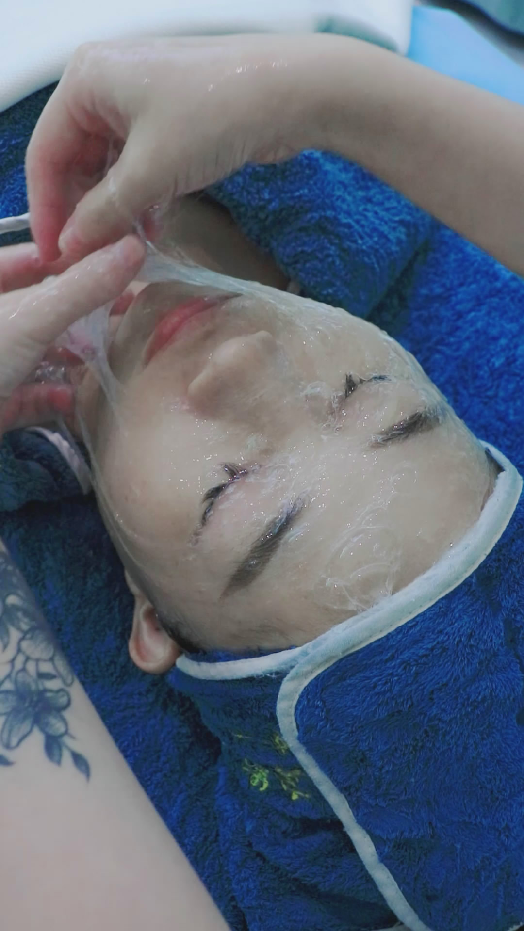 芦荟灌肤操作手法