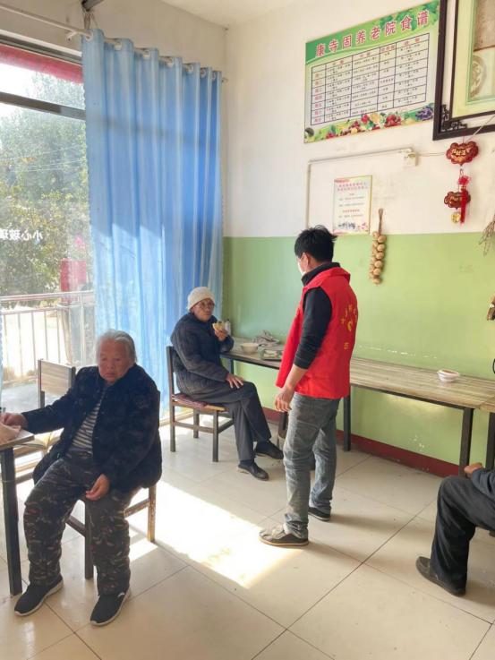 【网络文明建设】威县县委网信办组织张营乡网络文明志愿者开展慰问