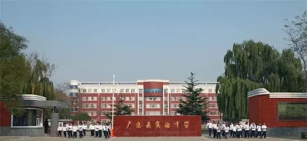 县实验中学中考辉煌:慧润教育成效显著