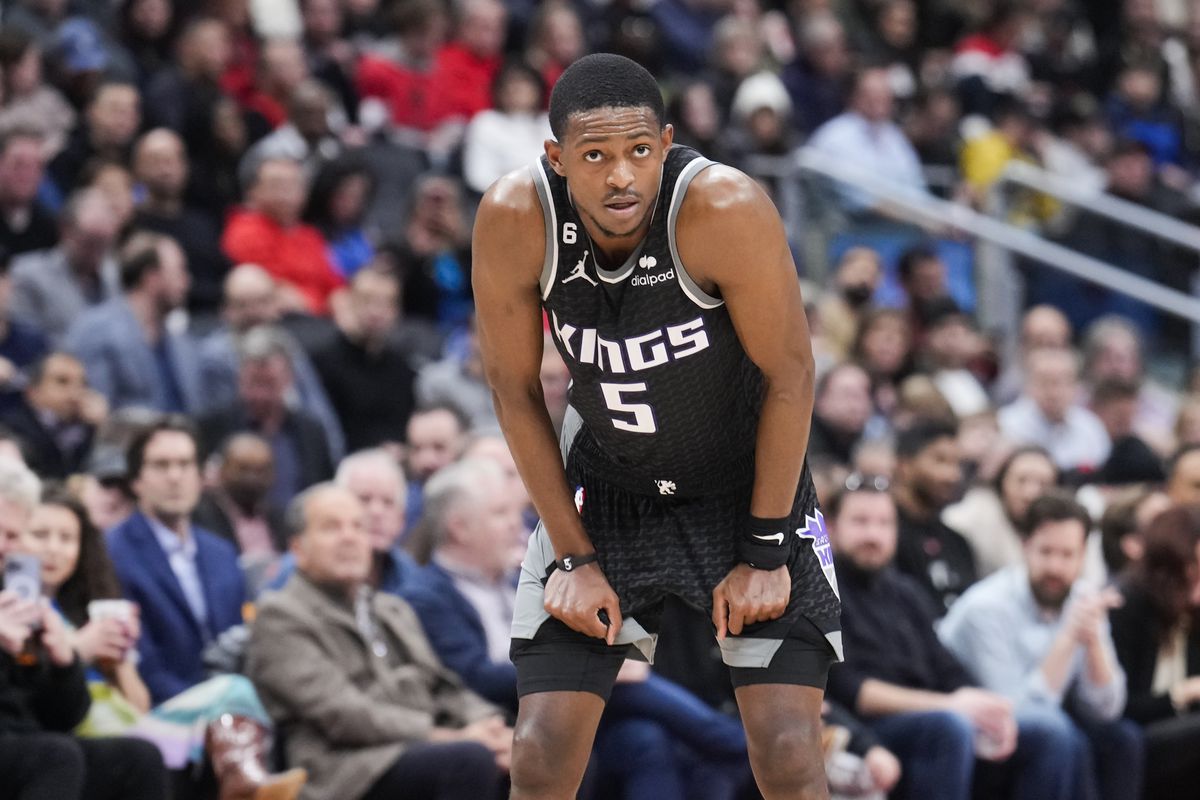 詹姆斯31 11尽力了,湖人完败国王!福克斯被驱逐,小萨13 21 12