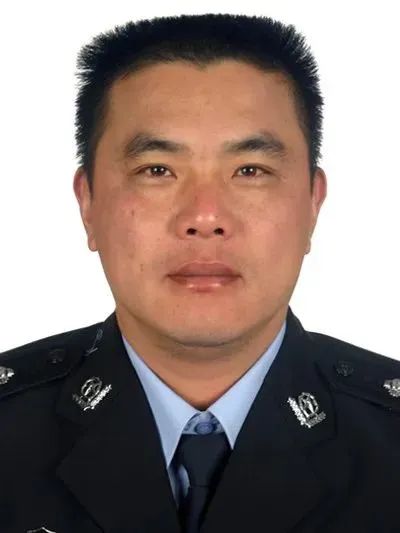 朱剑平:主动请缨进驻隔离区,疫情防控和秩序维护齐头并进