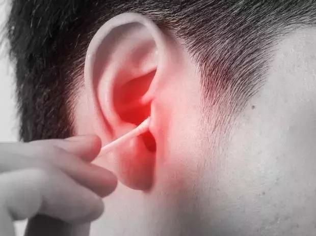 耳朵经常瘙痒,却掏不出东西?建议留意这5个身体问题
