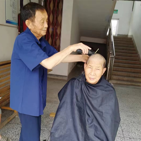 沭阳县沂涛镇"最美院长"汤化朋:用爱守护"夕阳红"