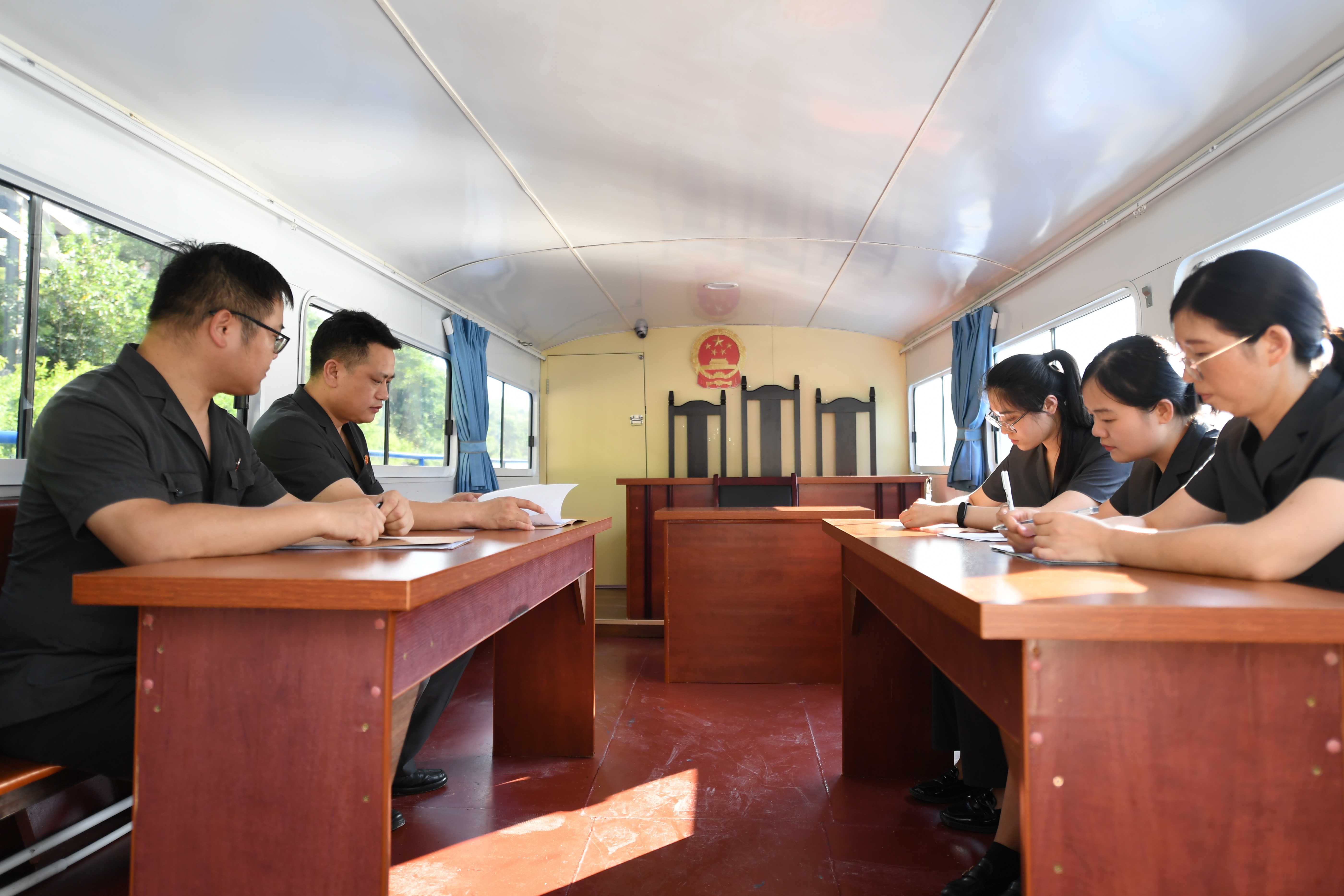 (图片故事)资江上的"水上法庭"