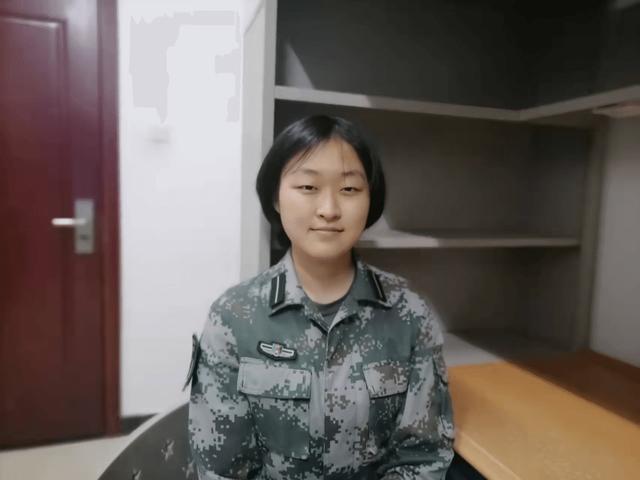 与国际关系学院2016级校友,2017年9月入伍,服役于联勤保障部队某单位