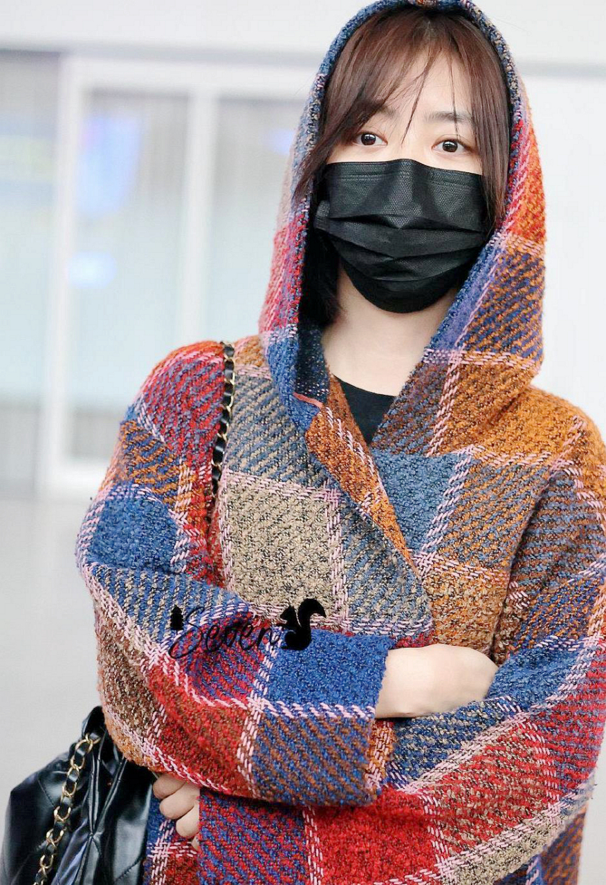 谭松韵机场写真集