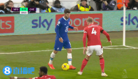 英超-10人切尔西客场3-0诺丁汉森林_博利蝎子摆尾解围击中横梁斯特林补射破门_切尔西客场挑战诺丁汉森林英超第18轮