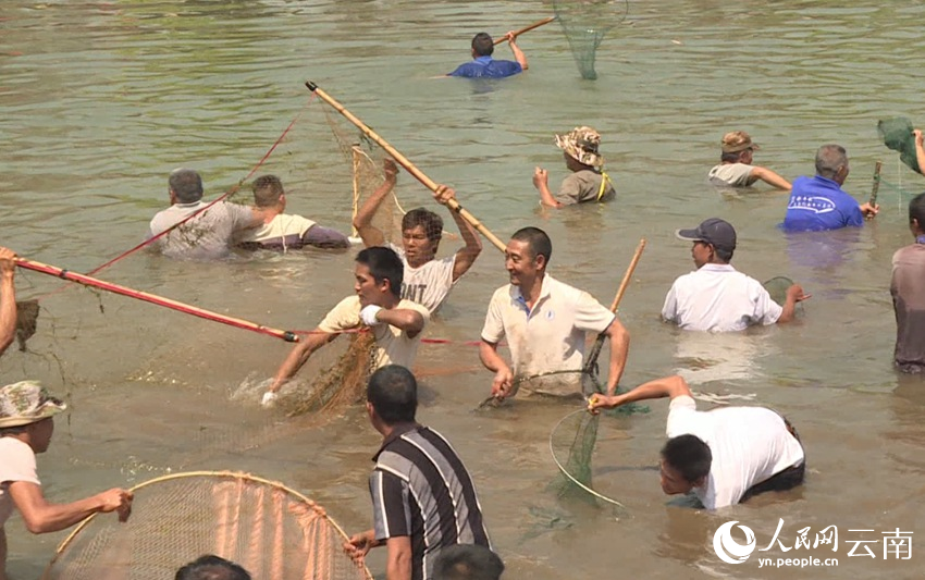 "五一"假期云南孟连举办神鱼节
