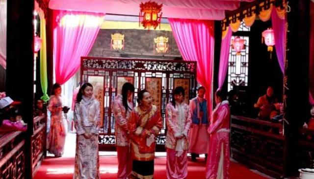 90年代女大学生刘春洋,辞职经营"七号别墅"日进5万,判处死刑