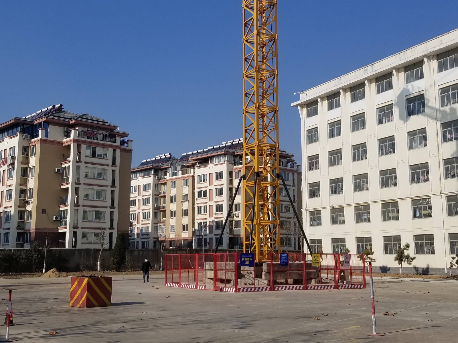 中专校:市,区住建局领导专家莅临赣榆中专督导建筑施工特种作业人员