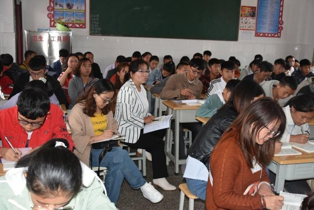 富源:墨红中学组织开展多学科教学竞赛活动