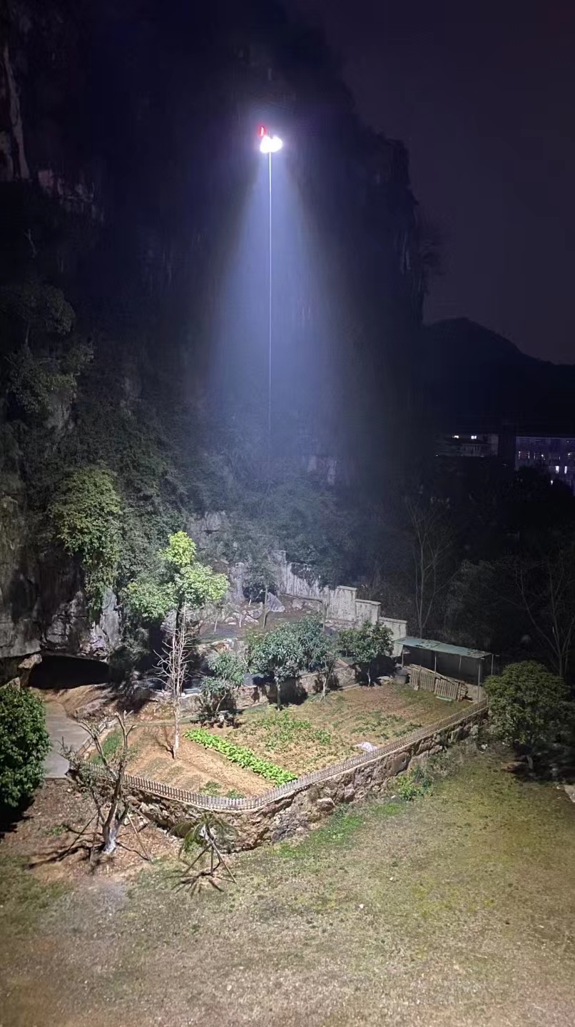 百佳科航无人机照明灯