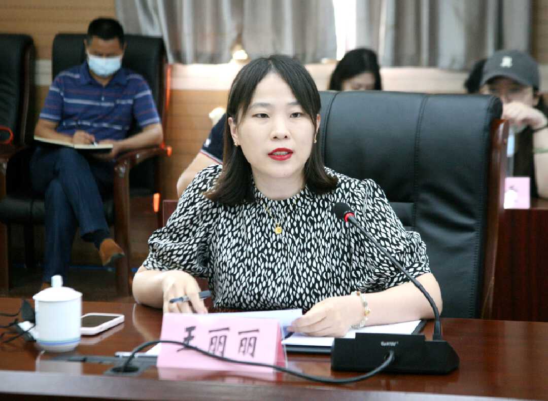 座谈会暨"喜迎二十大,创文明典范城市"作家记者"走城管一线"启动仪式