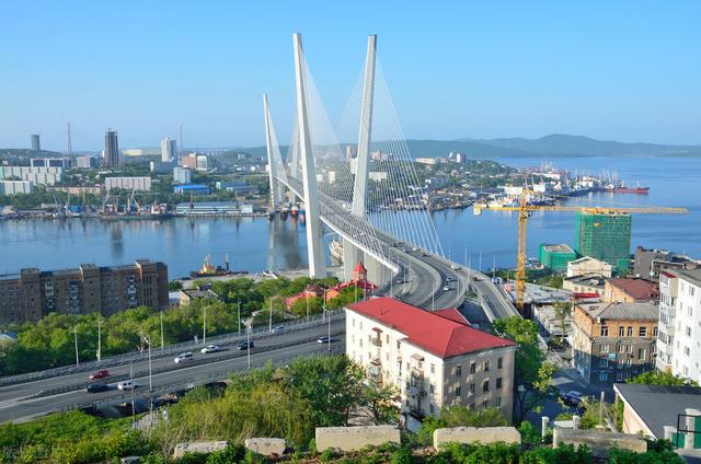 库页岛和海参崴是俄罗斯远东地区的两个重要城市,与中国的历史关系