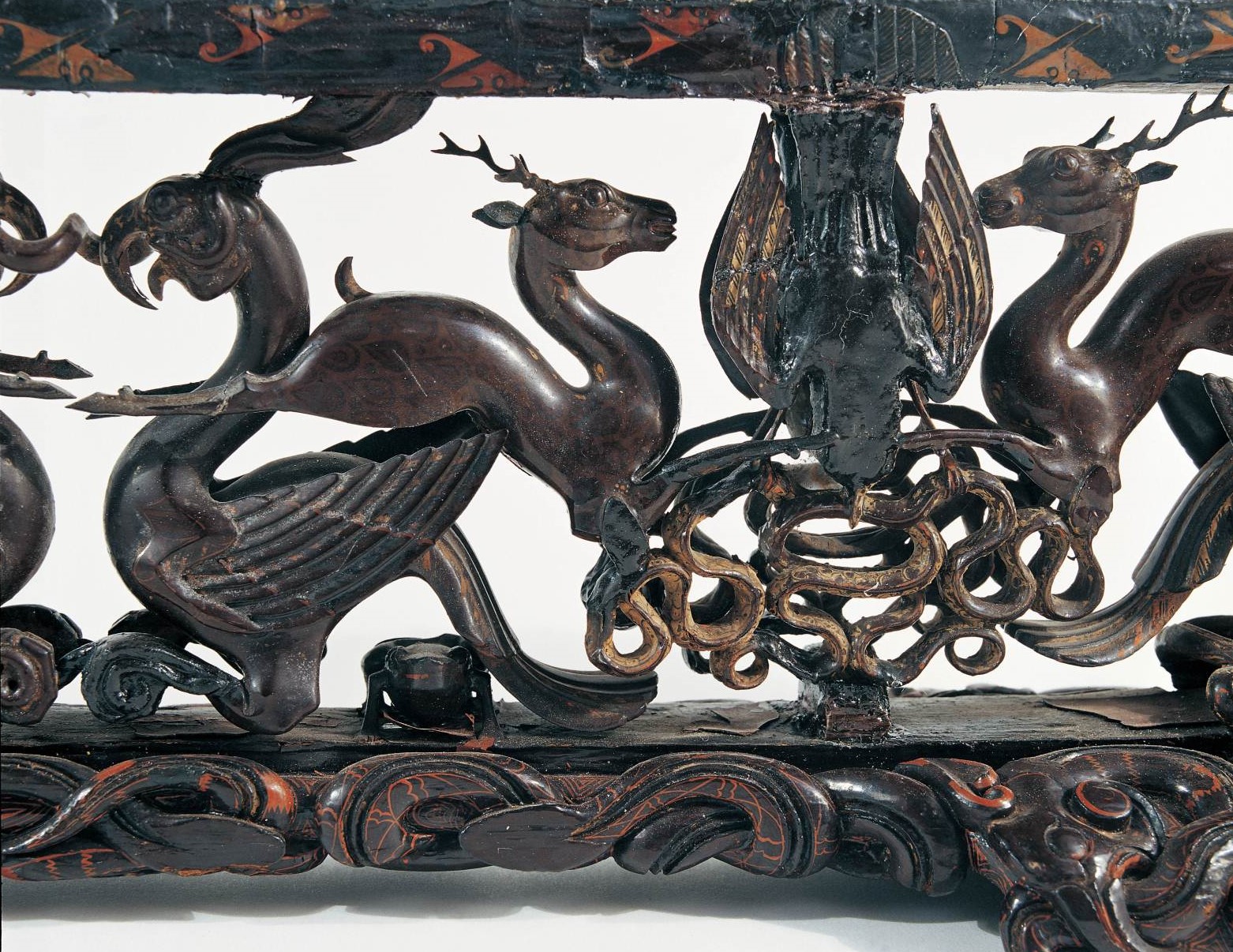 禁止出境文物之"彩绘木雕小座屏"