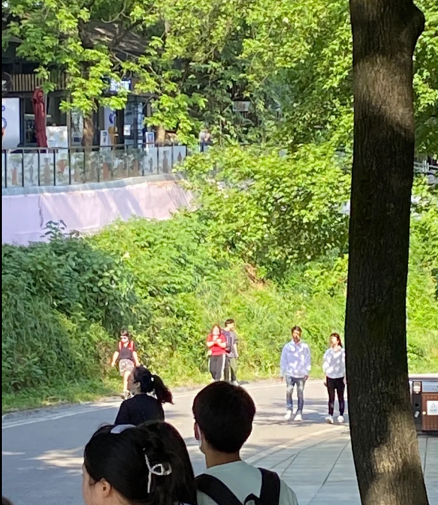 炎明熹,李克勤内地行山!曾比特回广东家乡被赞光宗耀祖