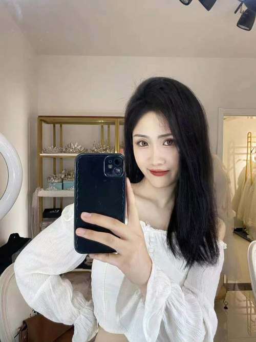 「凡人故事」化妆师梁佳:在人间贩卖美丽