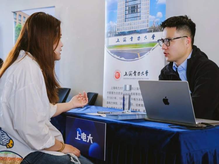 招聘会最新招聘通知_招聘会心得体会_招聘会
