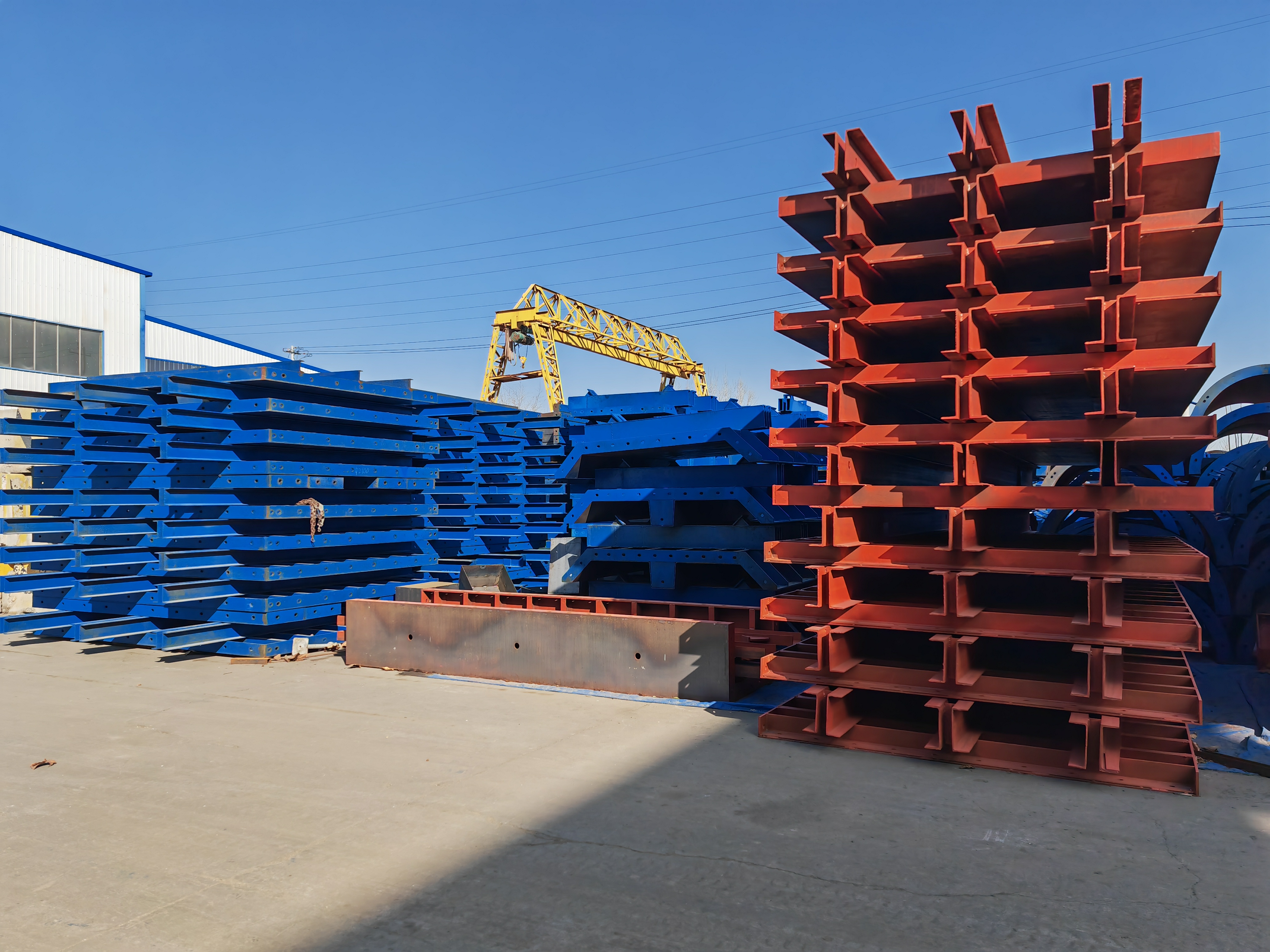 钢模板厂家:在钢模板浇筑施工中,如何避免混凝土表面出现气孔