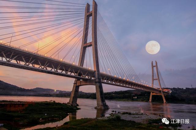 摄影记者年鉴丨他用一年,记录了鼎山长江大桥,太美啦