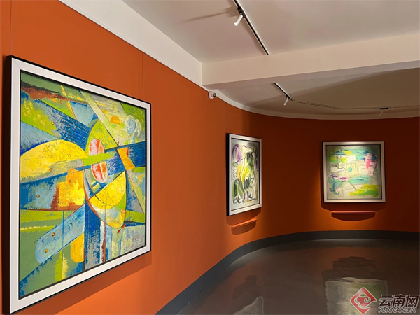 从孙云玲画展看她眼中的"一花一世界"