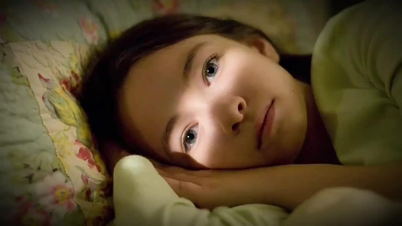 《第三十九号案件》深度解说:亲生父母将女儿放入冰箱,全程惊悚