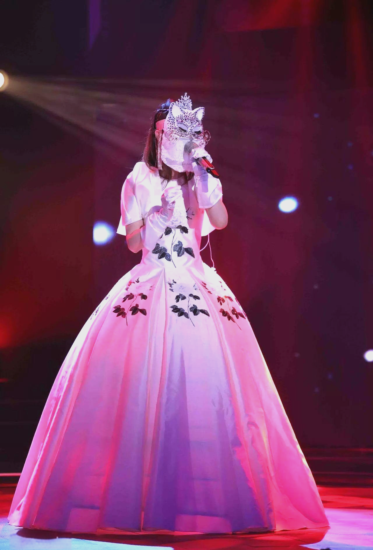 《蒙面唱将》年度盛典:音乐情怀的复兴与创新