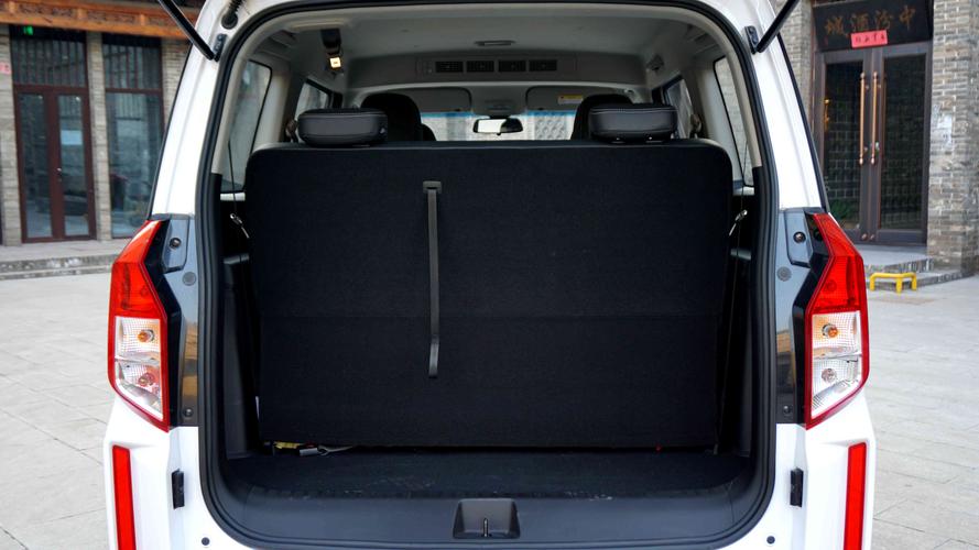 五菱宏光s后备箱打不开怎么办