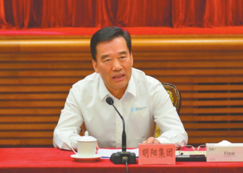 榄菊日化集团董事长骆建华出席中山市企业家代表座谈会