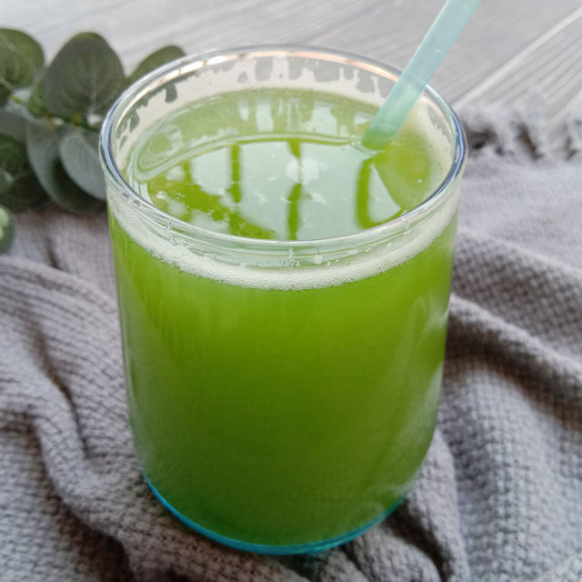 青瓜蜂蜜水,味道清甜,止渴解暑