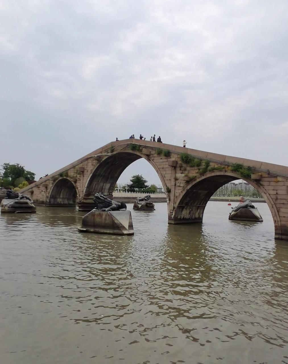 王江泾长虹桥 长虹桥是京杭大运河江苏流入嘉兴的第一站, 是世界遗产