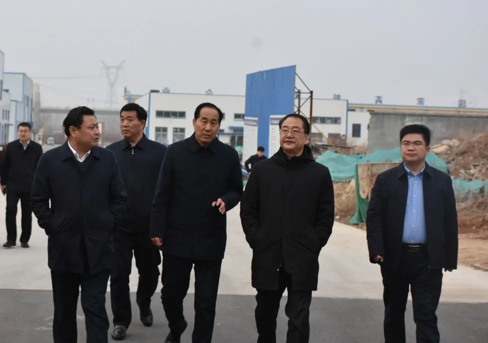 郑连胜到费县调研联系帮包企业发展情况