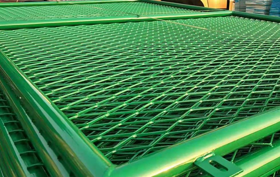 钢板网护栏@钢板网护栏的广泛用途和优点