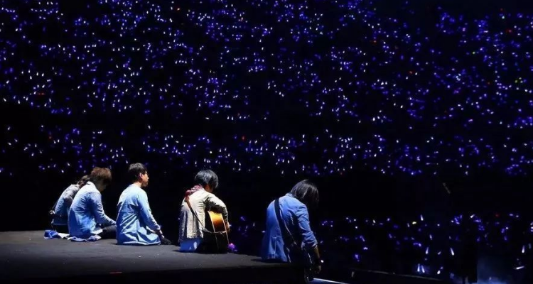 拥抱五月天表达的意思