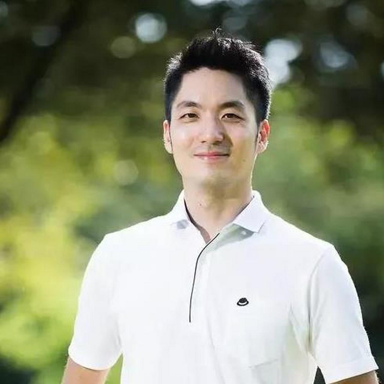 台湾国民党新一代,蒋经国的孙子蒋万安,英俊潇洒,阳光帅气,2022年底