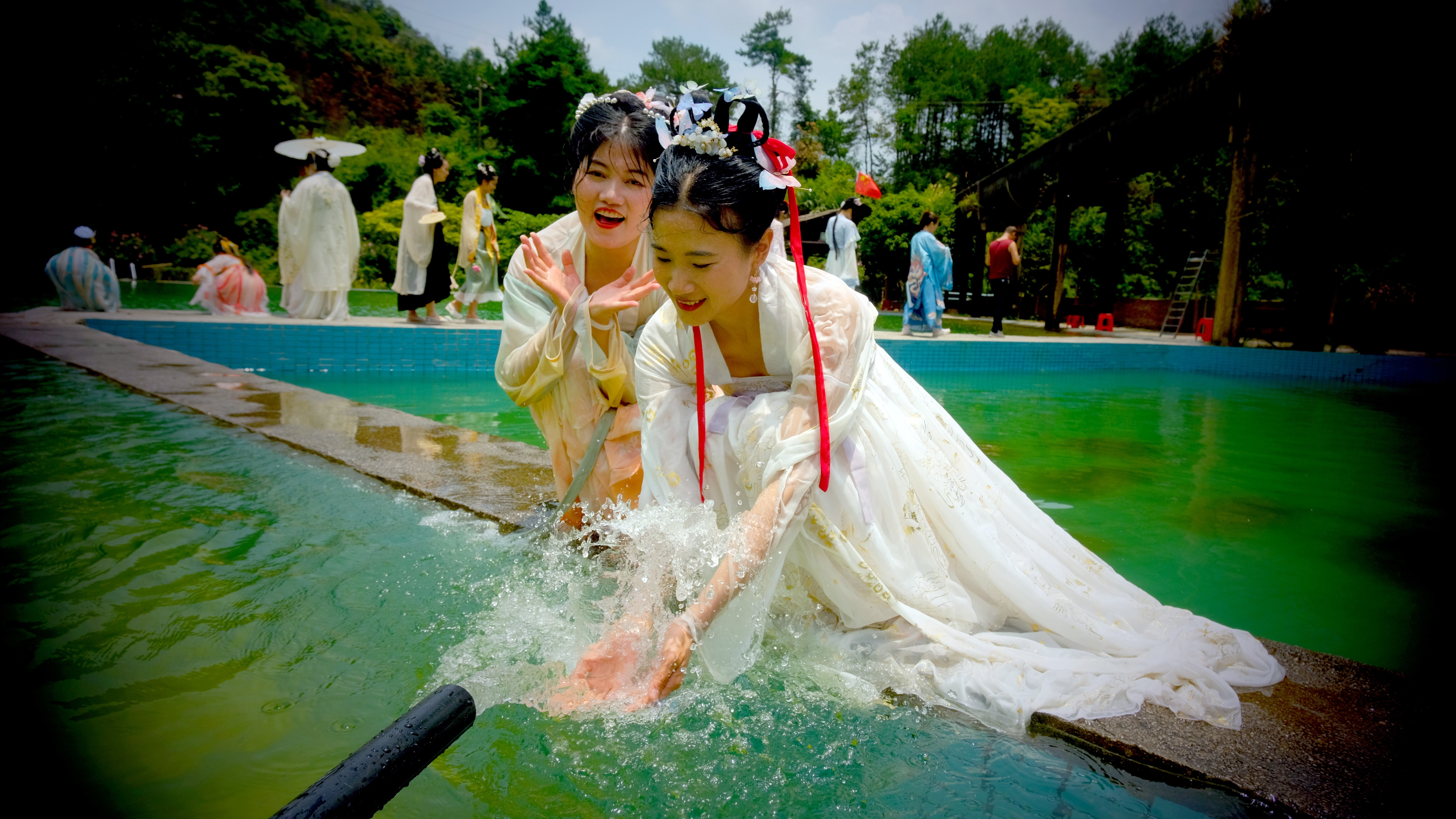 汉服美女清凉游