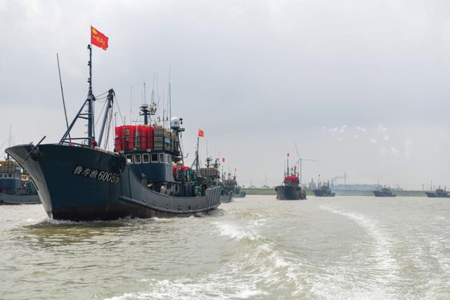 图集丨开海啦!寿光羊口港350余艘渔船拔锚启航