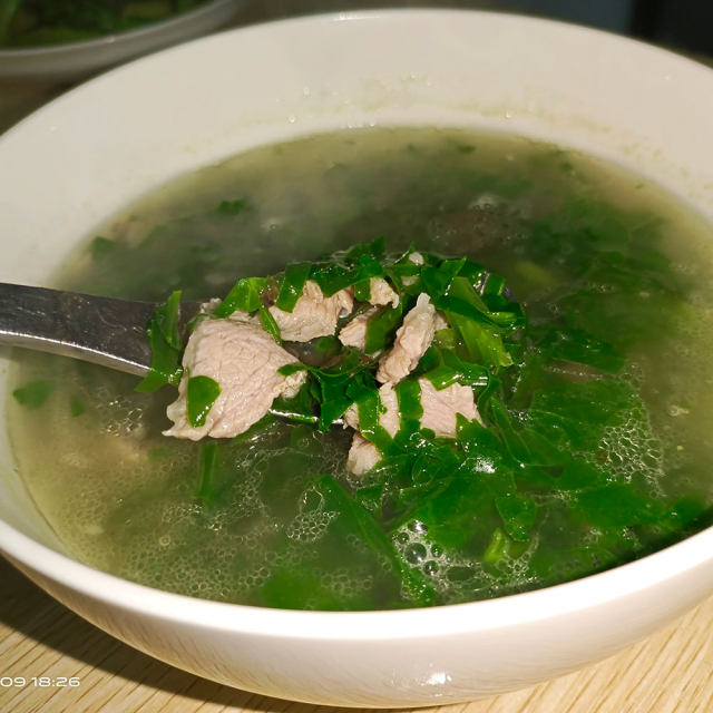 芹菜叶瘦肉汤,十分钟搞定,鲜美营养