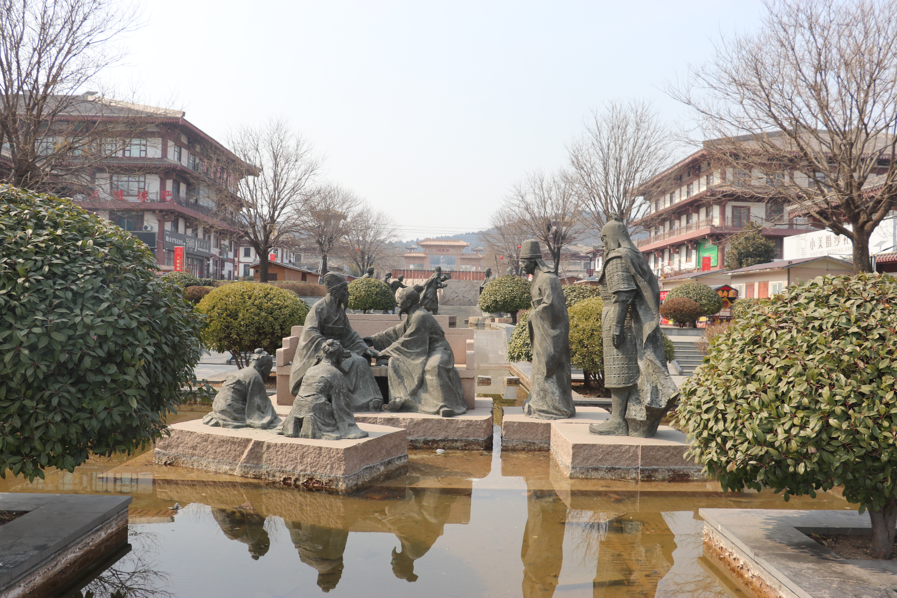 新沂蒙网摄制组来到山东省沂南县的诸葛亮城