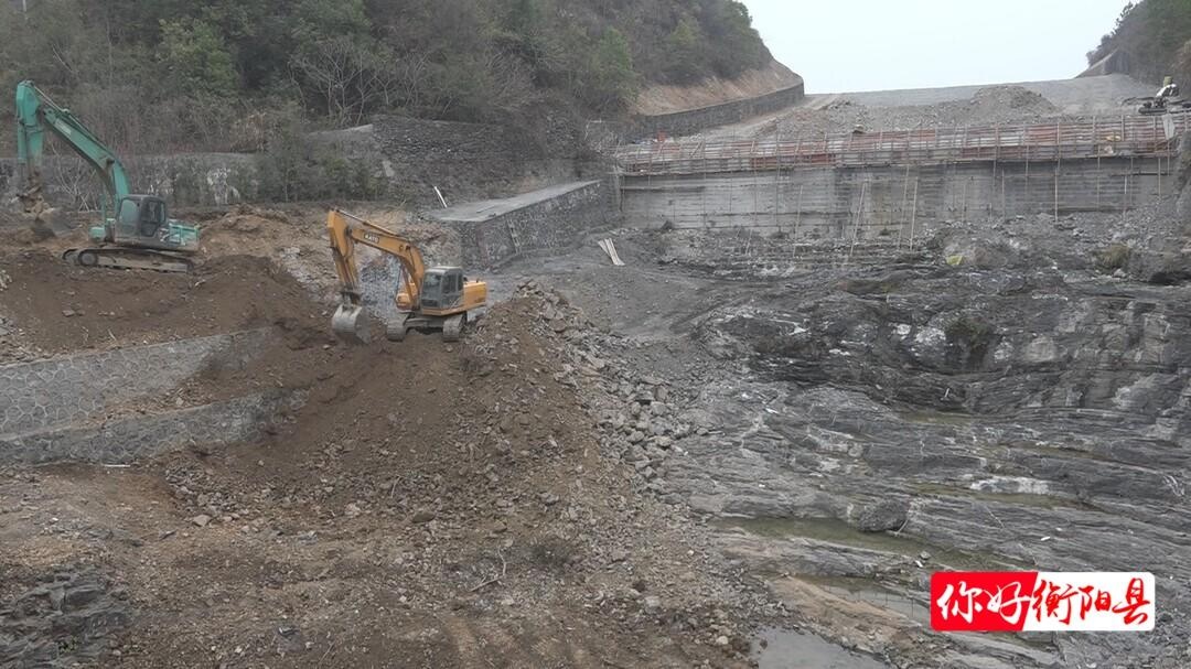 「衡阳县」1月3日上午,县委常委,副县长邓明君先后深入牛形山水库和