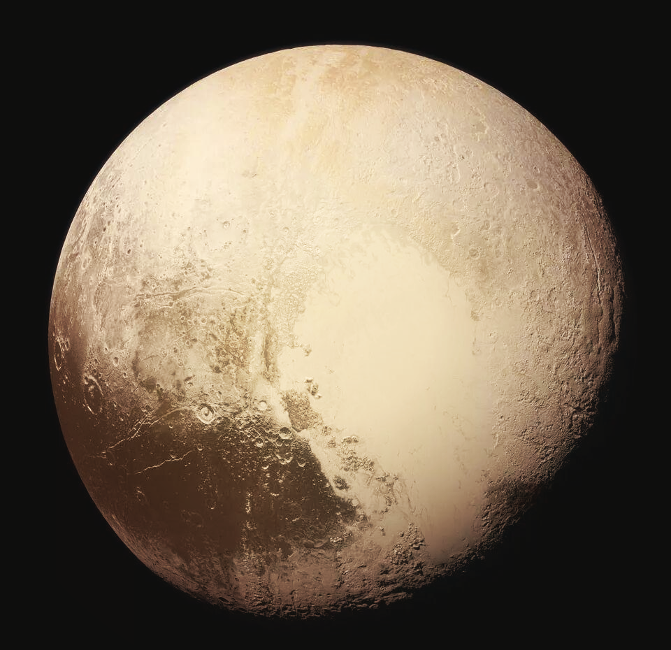 新视野号揭秘冥王星的绚丽色彩和神秘表面