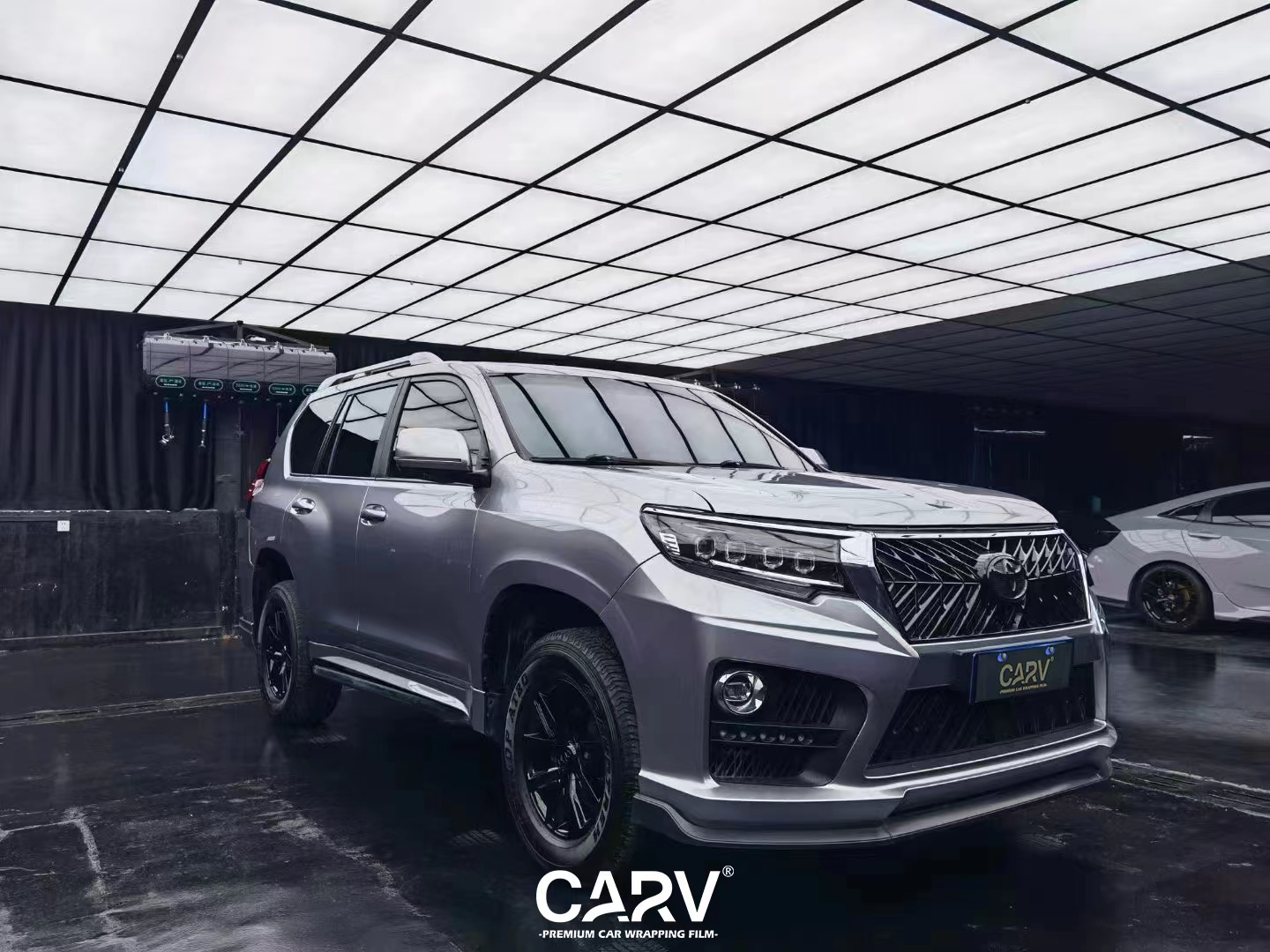 丰田霸道卡孚改色膜白金gt银,永不谢幕的经典