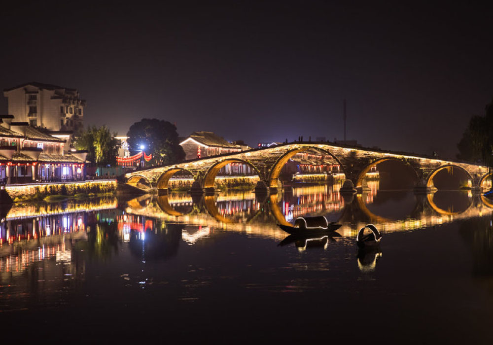 《天官赐福》塘栖古镇重新开放,还有年味演出,这个牌匾很还原!