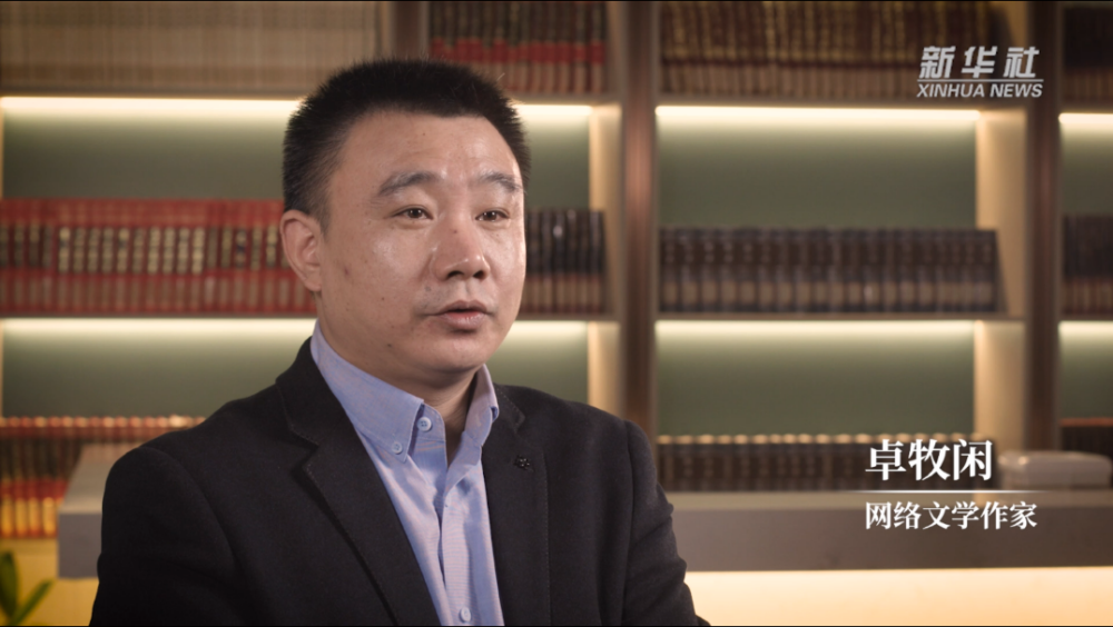 微纪录片|(书写时代)卓牧闲:小城警事 凡人微光