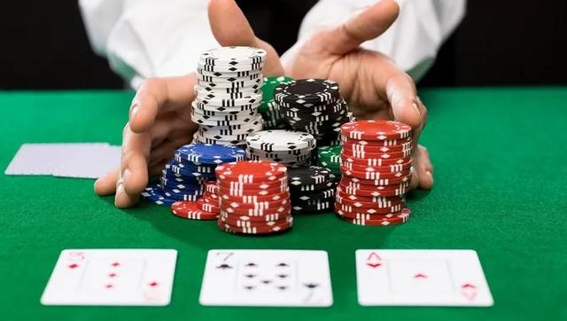 发现跨境赌博用这个小程序可以一键举报